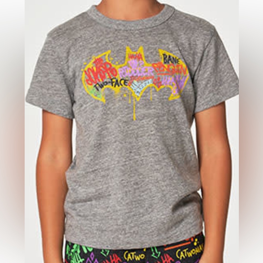 Chaser x Justice League Batman Graffiti Logo T-Shirt, size 12